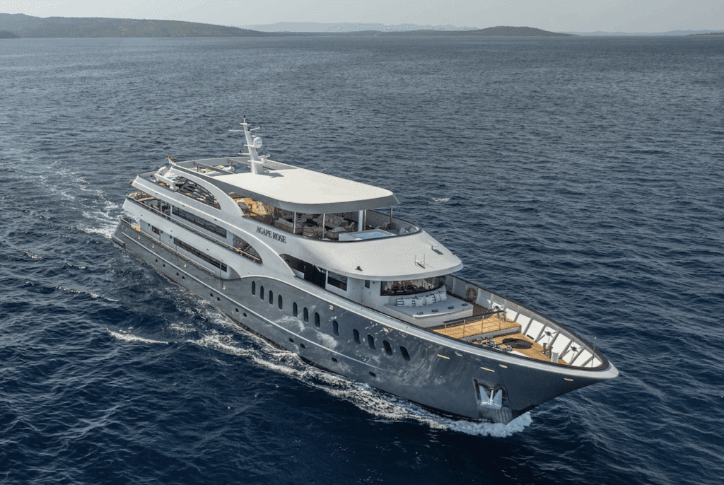 location yacht ROSA AGAPE