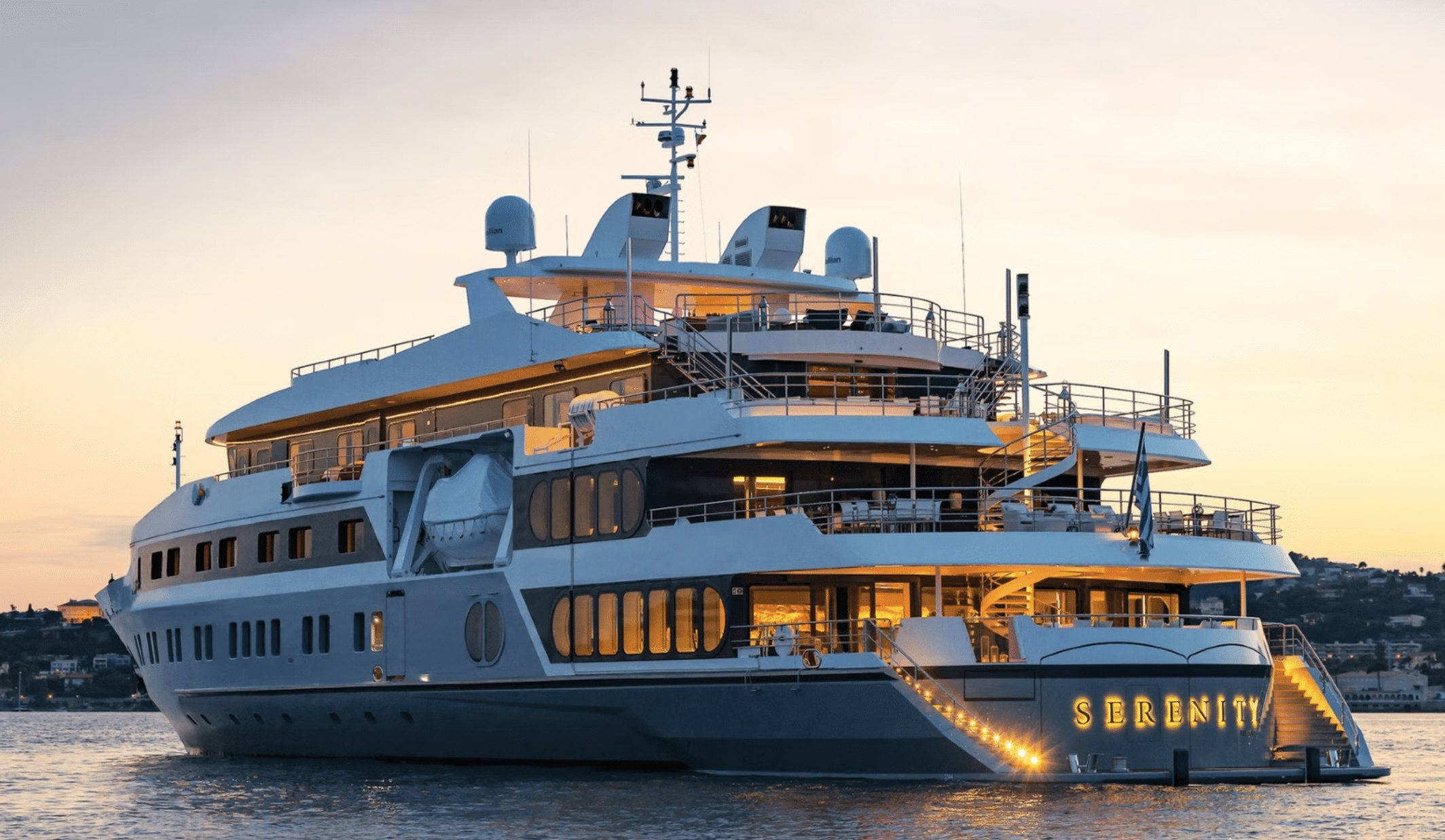 yacht SERENITY