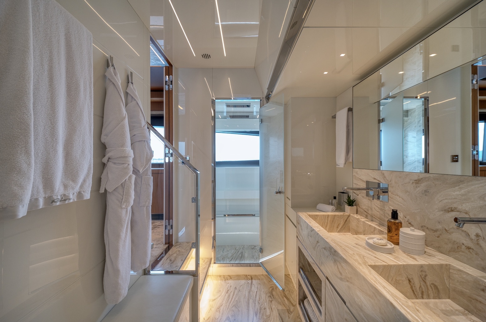 location yacht BASILIC