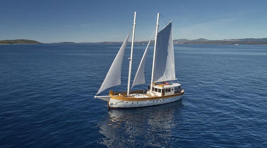 location yacht Goleta Ardura