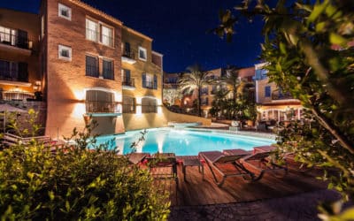 Plongez dans l’opulence et le charme intemporel de l’Hôtel Byblos à Saint-Tropez