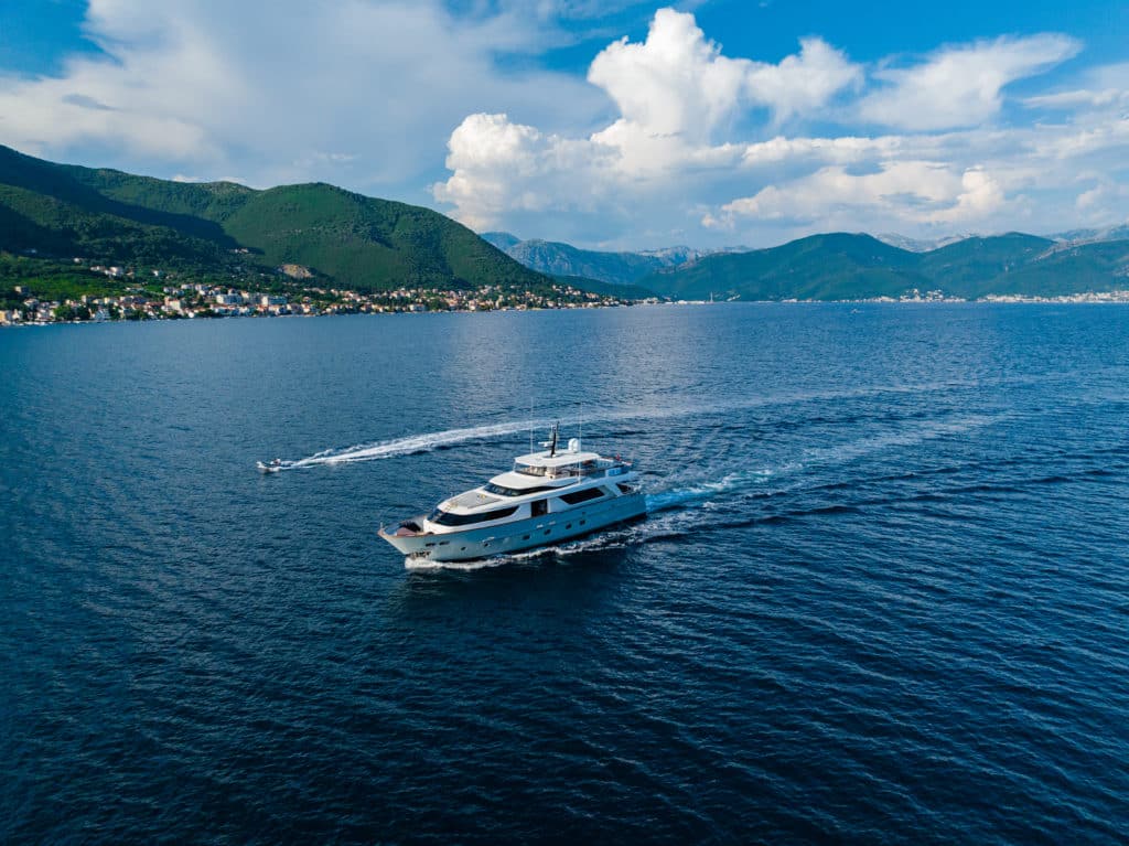 location yacht Valentina 2